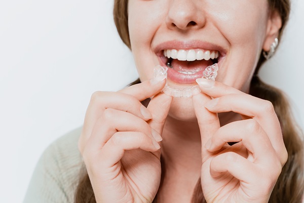 How Do Clear Aligners Work For Teeth Straightening?